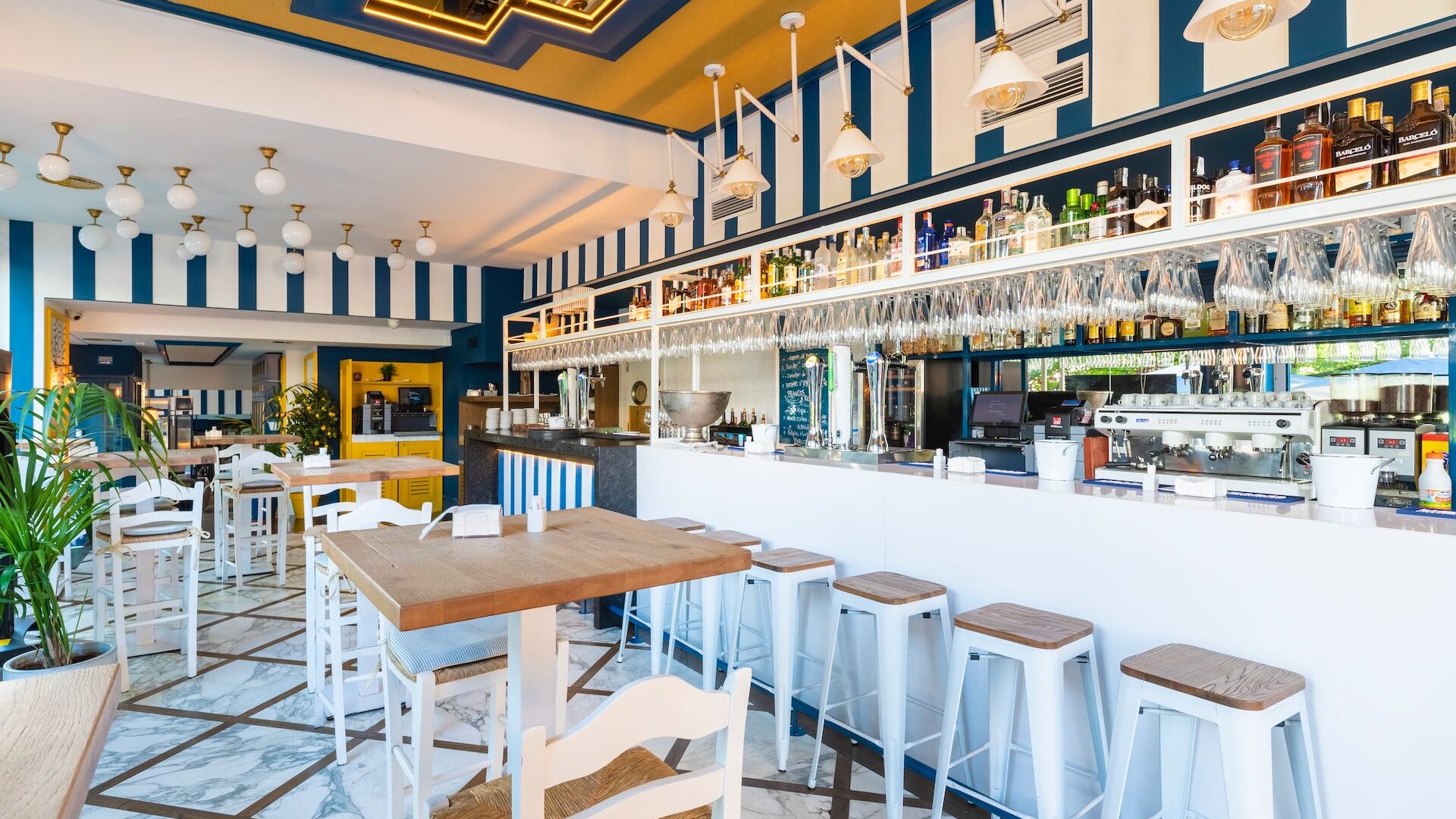 El Tinglao Interior